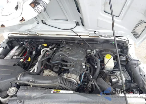 2015 Jeep Wrangler Unlimited Sahara z USA, uszkodzony, nr VIN 1C4BJWEG8FL562167